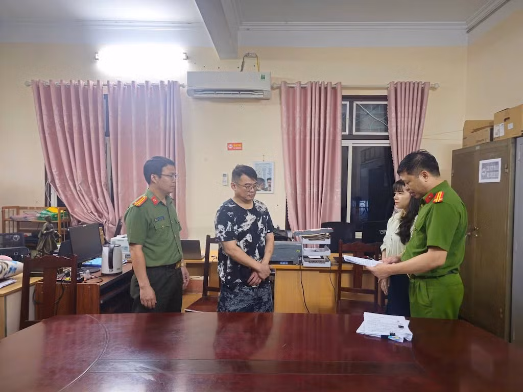 Đánh sập đường dây kinh doanh thực phẩm chức năng có chứa chất c.ấm -1