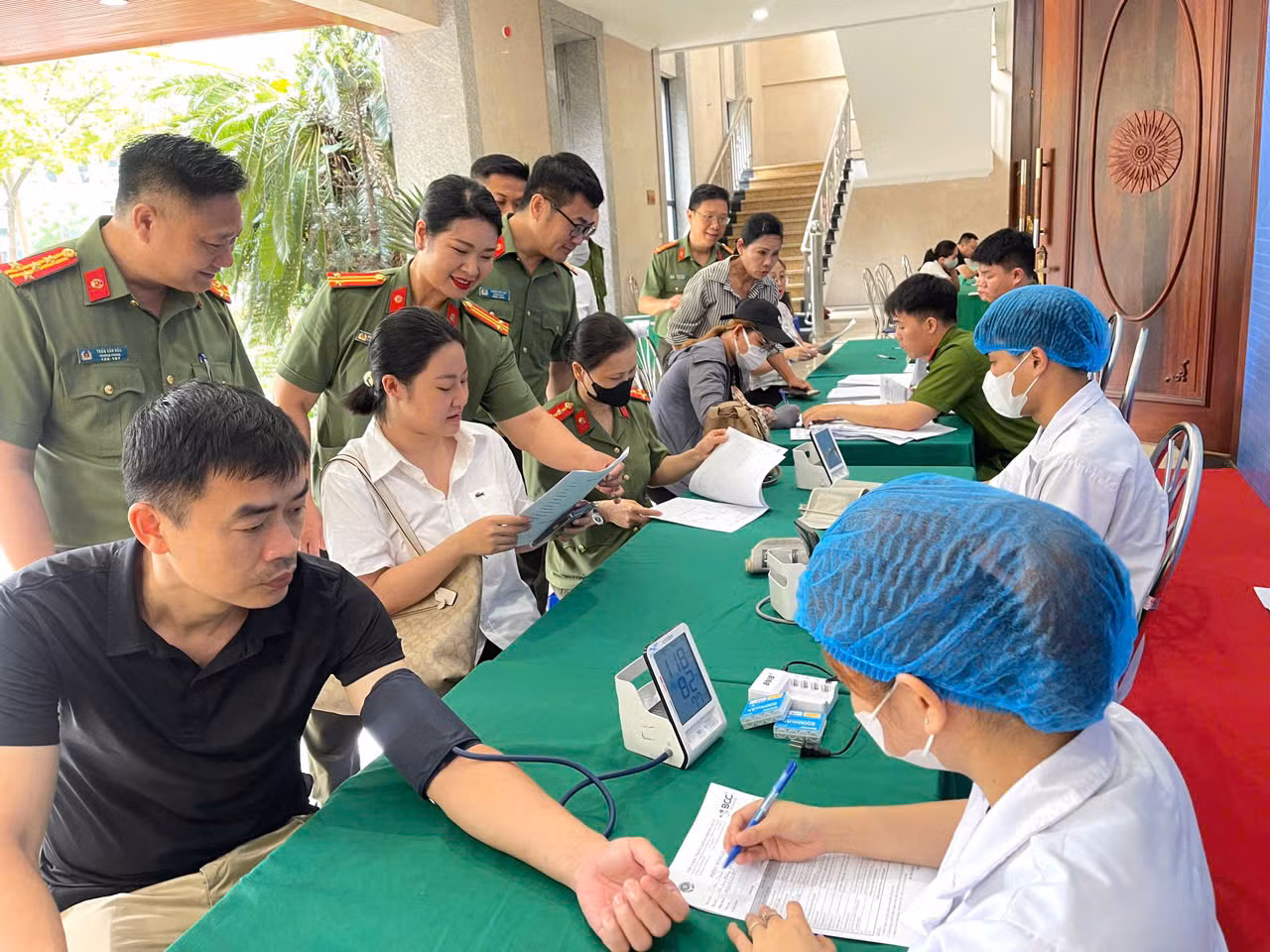 Diễn đàn trực tuyến Công nhân, người lao động trong CAND góp ý xây dựng Đảng và phấn đấu trở thành đảng viên -0