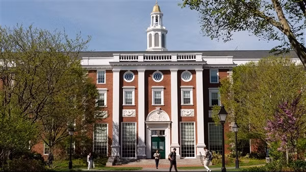 Mỹ thu hồi giấy phép tuyển du học sinh của Harvard