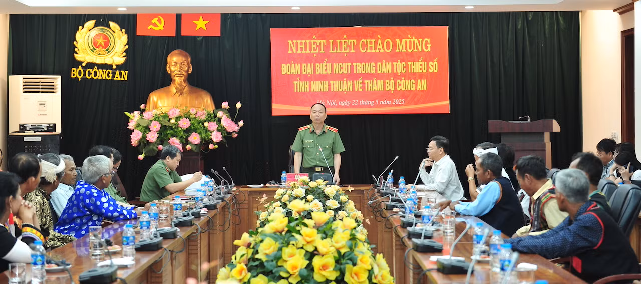 Người có uy tín tỉnh Ninh Thuận tích cực tham gia bảo vệ an ninh trật tự -0