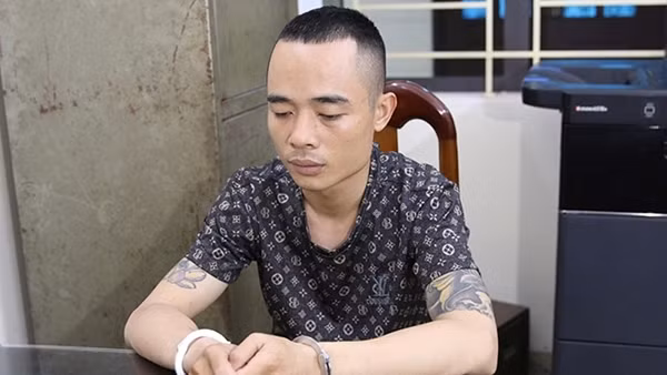 Vờ hỏi mua vàng rồi cướp giật để lấy tiền trả nợ