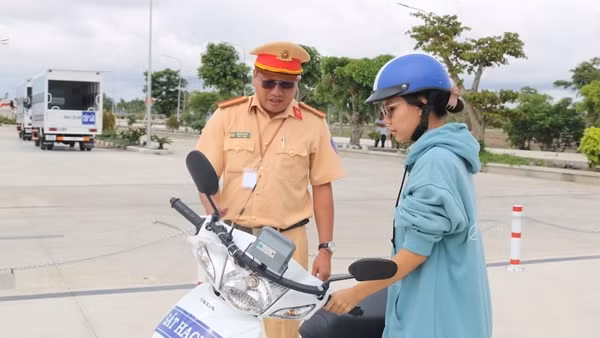 Công an tỉnh Trà Vinh tổ chức kỳ sát hạch cấp giấy phép lái xe cho 305 học viên