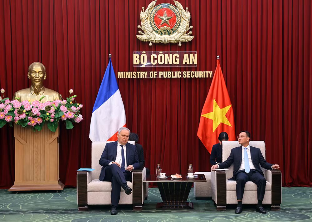 Thúc đẩy hơn nữa hợp tác với các cơ quan thực thi pháp luật Cộng hòa Pháp -0