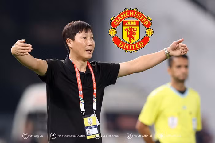 HLV Kim Sang-sik và thông điệp trận đấu với Man United -0