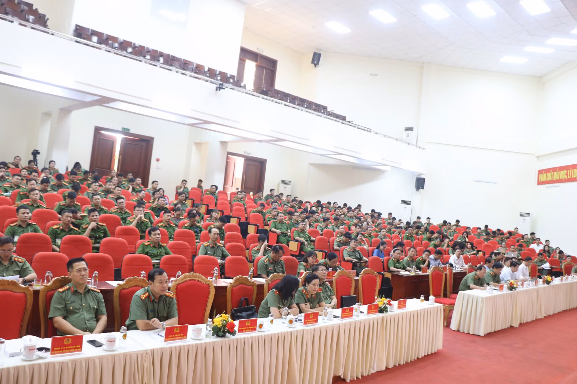 Phối hợp nhiều lực lượng trong đấu tranh phản bác các quan điểm sai trái về phòng, chống tham nhũng, tiêu cực, lãng phí -0