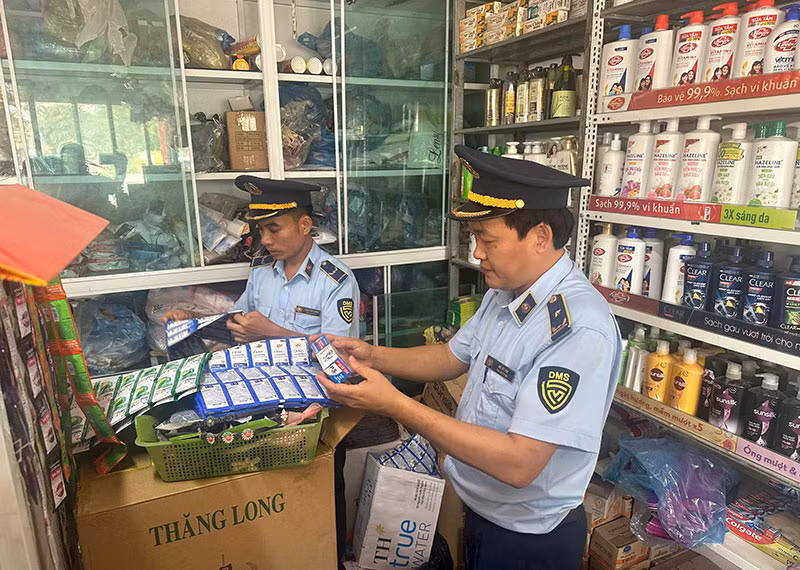 Lực lượng Quản lý thị trường “tổng lực” tấn công buôn lậu, hàng giả -0