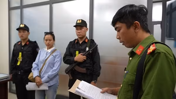 Tạm giữ đối tượng kích động, gây rối trước trụ sở Công an