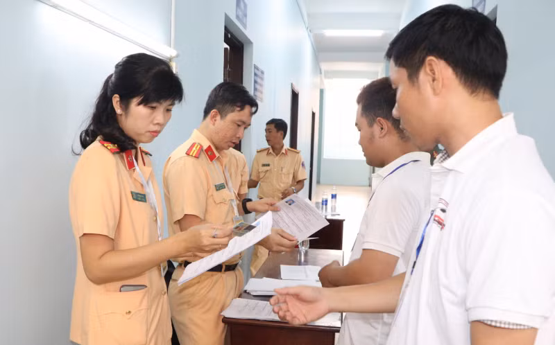 Công an các địa phương tổ chức sát hạch cho hàng nghìn học viên lái xe ô tô trong năm 2025 -0