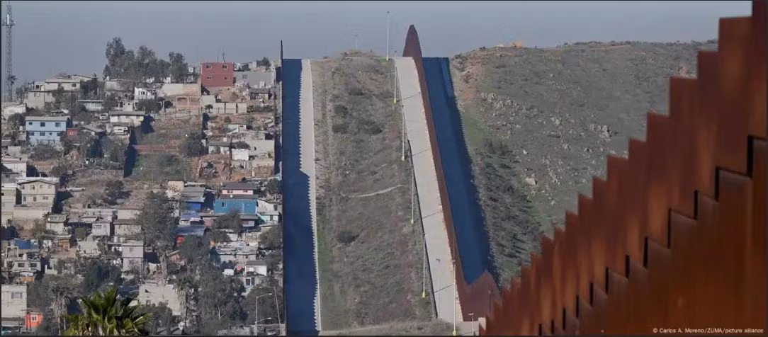 Biên giới Mỹ - Mexico tại Tijuana.