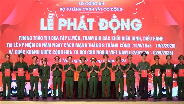 Đồng tâm hiệp lực hoàn thành nhiệm vụ diễu binh, diễu hành kỷ niệm 80 năm Quốc khánh