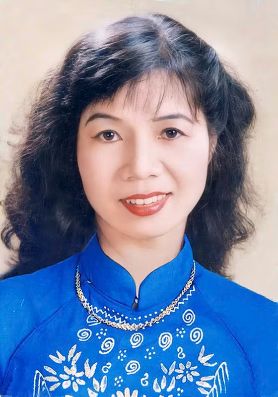 Người thơ hạnh phúc Phạm Thu Yến -0