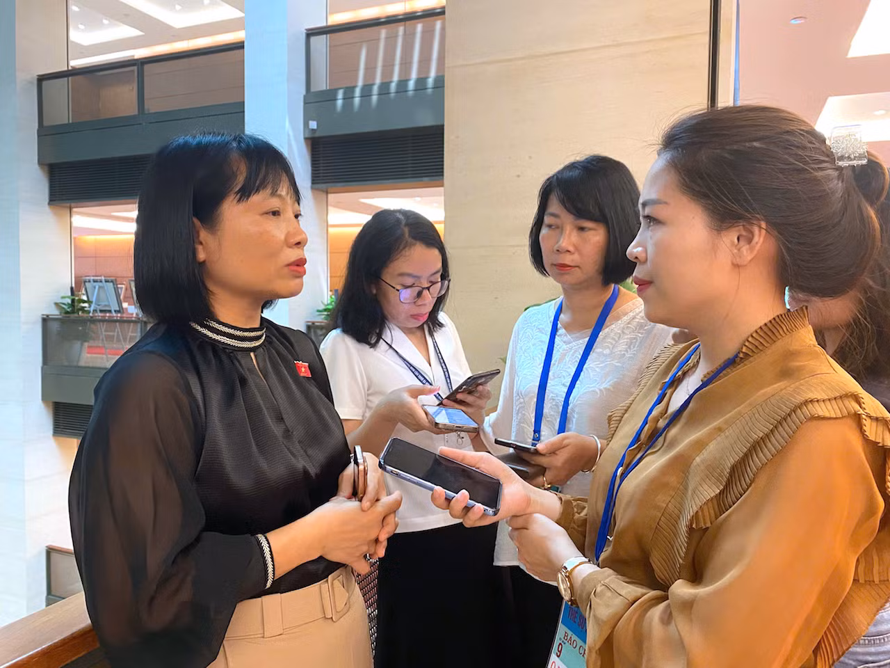 Từ vụ Hoa hậu Thuỳ Tiên: Cần xử lý nghiêm khắc người nổi tiếng tiếp tay cho hàng giả -0