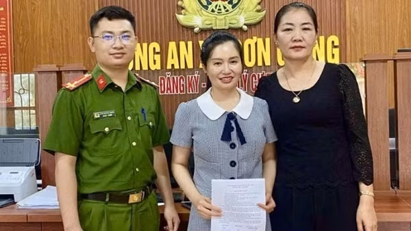 Công an xã hỗ trợ trả lại 1,5 tỉ đồng cho người chuyển nhầm