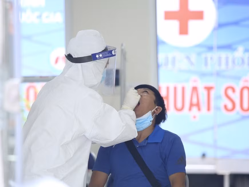 Tăng cường phòng bệnh COVID-19 trong Công an nhân dân -0