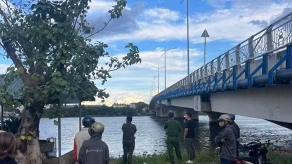 Thi thể nữ học sinh lớp 5 bị nước cuốn trôi được tìm thấy cách hiện trường 4km