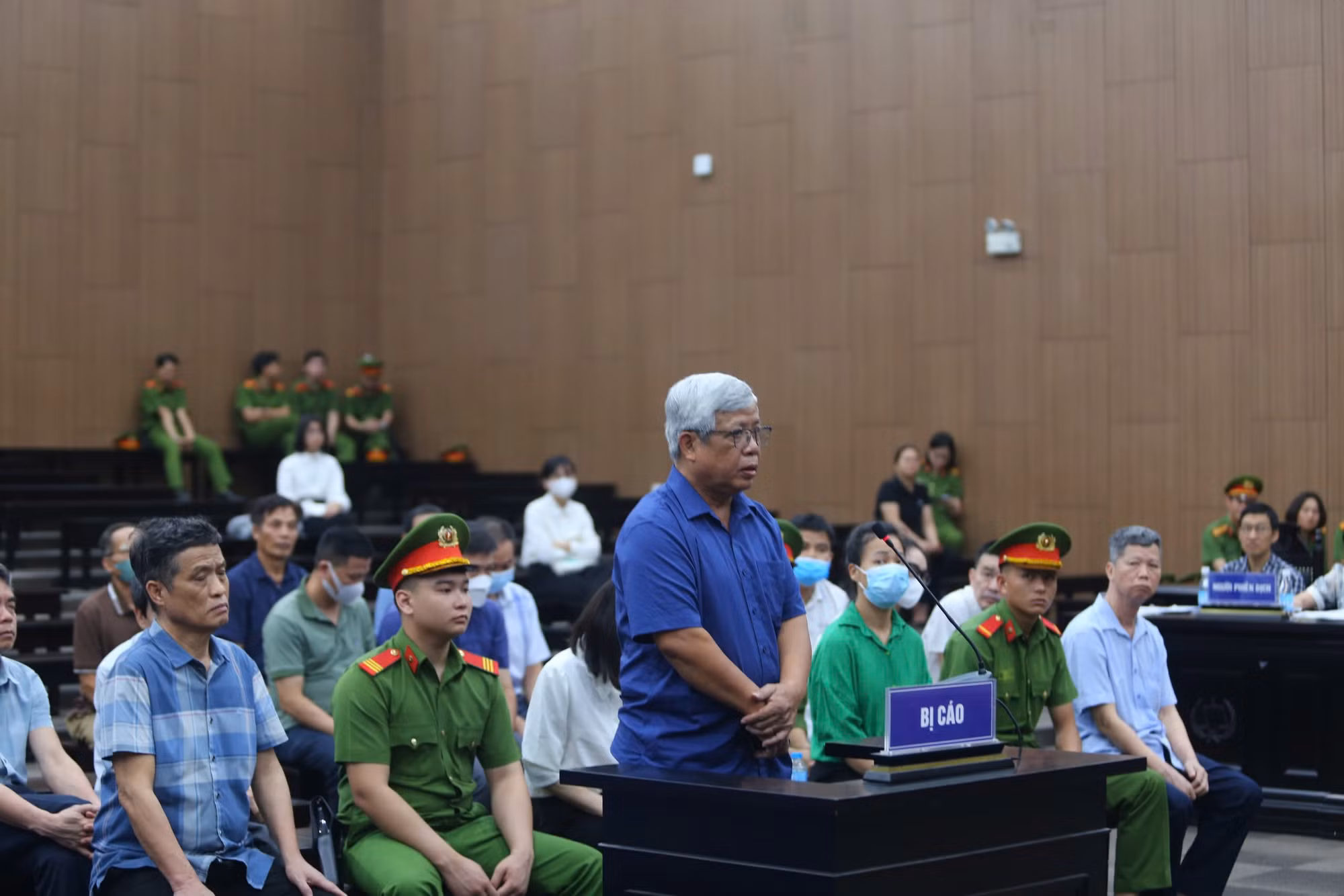 Cựu Thứ trưởng Bộ Tài nguyên và Môi trường thừa nhận sai phạm cấp phép khai thác đất hiếm -0