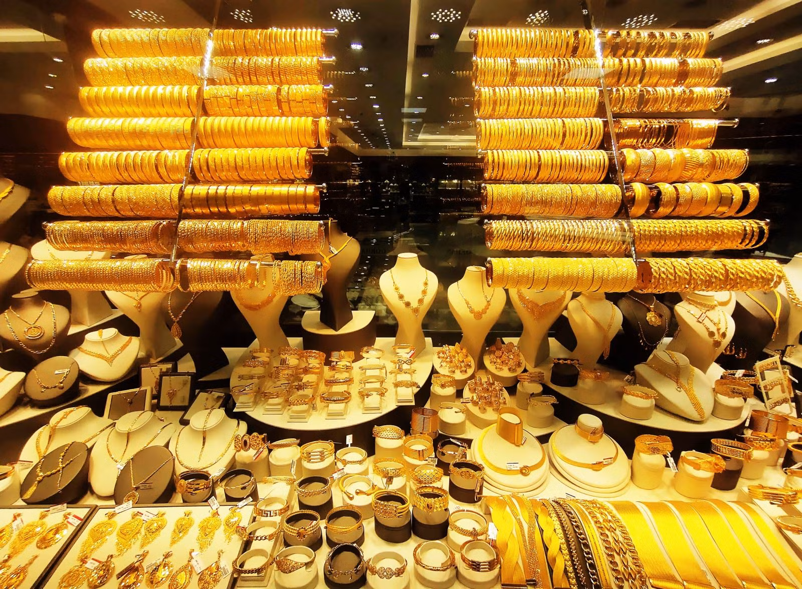 Giá vàng nhẫn đắt hơn vàng miếng SJC -0