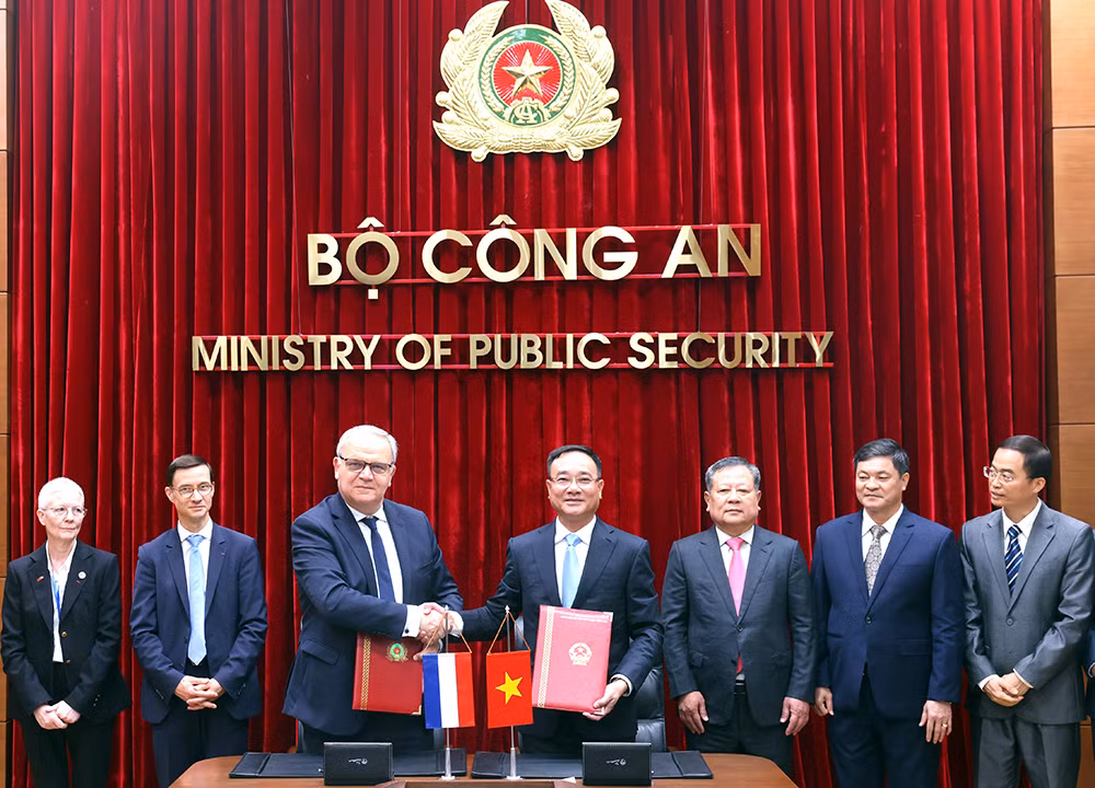 Thúc đẩy hơn nữa hợp tác với các cơ quan thực thi pháp luật Cộng hòa Pháp -1