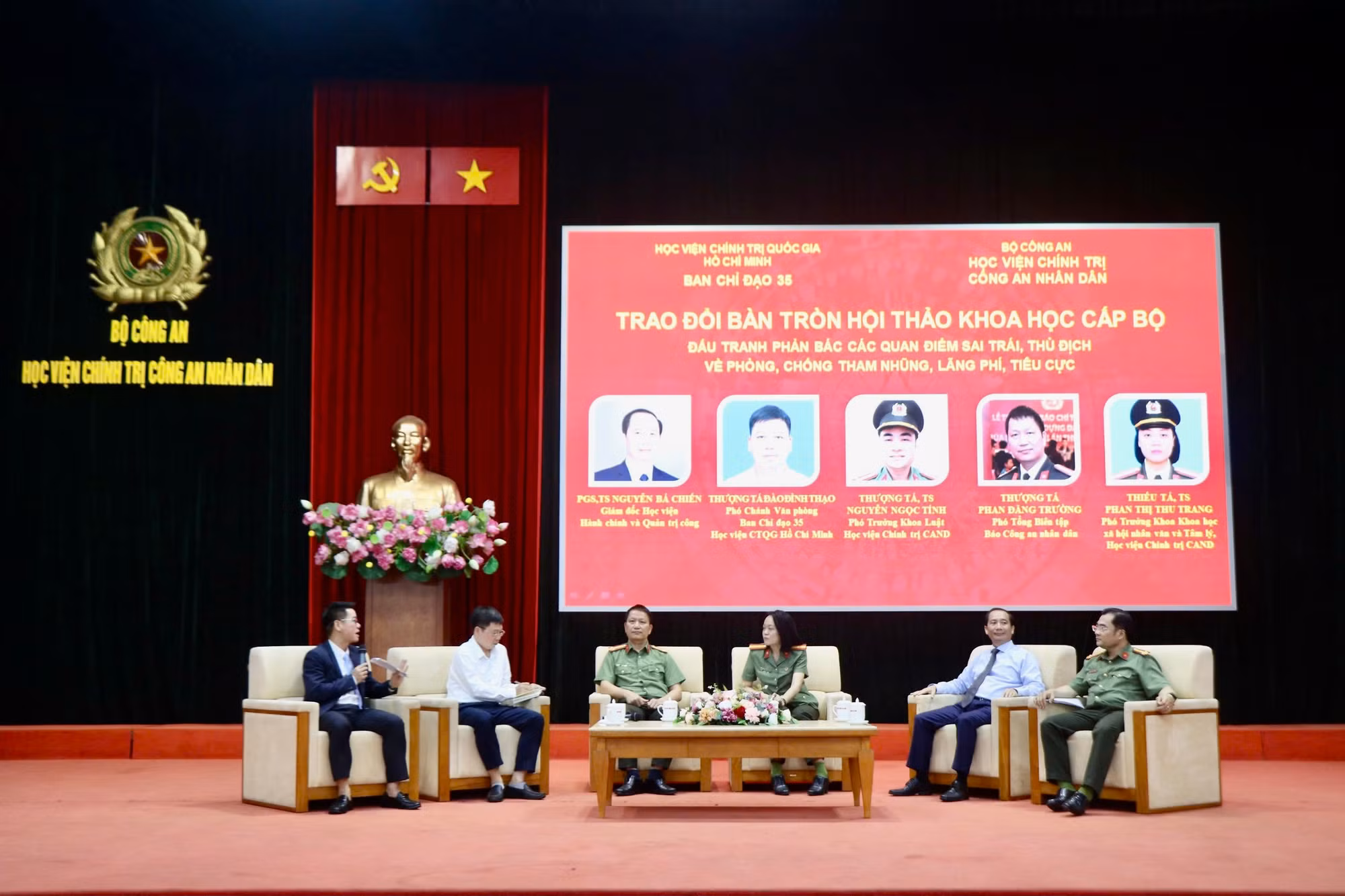 Phối hợp nhiều lực lượng trong đấu tranh phản bác các quan điểm sai trái về phòng, chống tham nhũng, tiêu cực, lãng phí -0