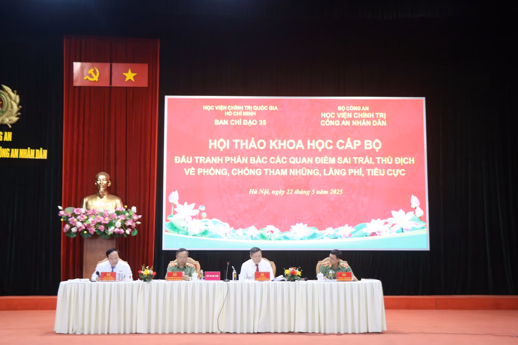 Phối hợp nhiều lực lượng trong đấu tranh phản bác các quan điểm sai trái về phòng, chống tham nhũng, tiêu cực, lãng phí -0