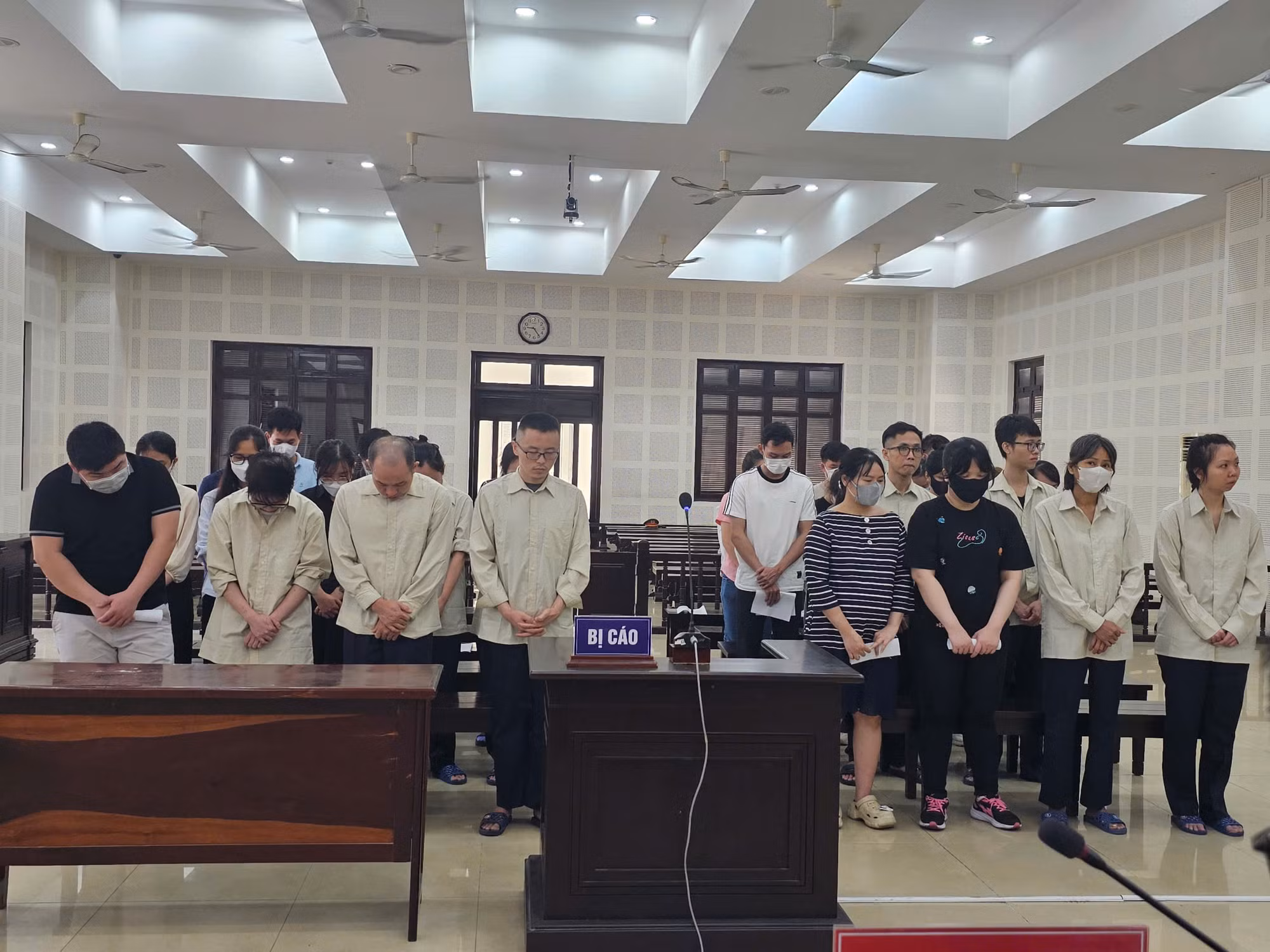 Trục xuất ông trùm đường dây 
