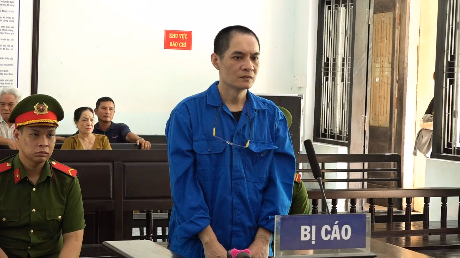 Lãnh án giết người do chém thông gia -0