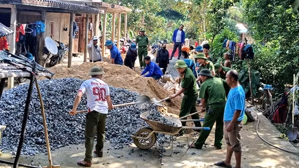 “Những viên gạch hồng” xóa nhà tạm