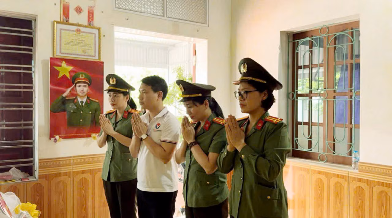 Hội Phụ nữ Cục Truyền thông CAND tri ân thân nhân gia đình liệt sĩ -0