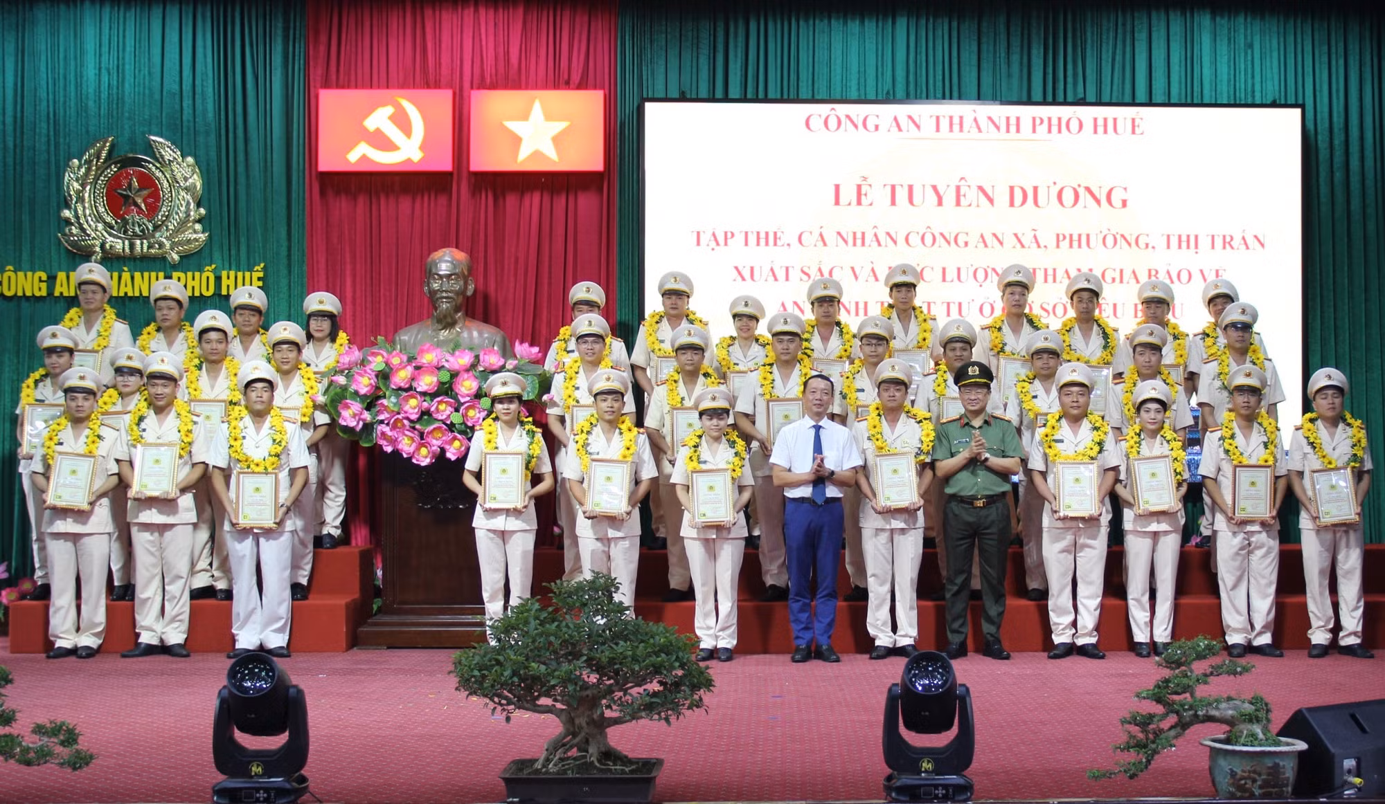 Tuyên dương nhiều tập thể Công an cấp xã và cá nhân tiêu biểu trong công tác đảm bảo ANTT ở cơ sở -0