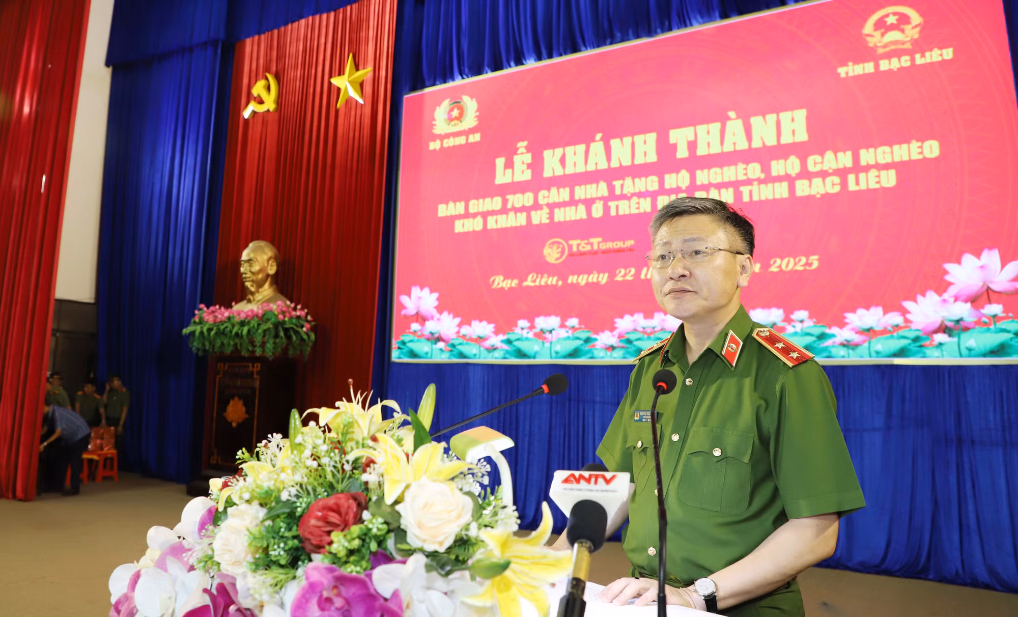 Bàn giao 700 căn nhà tặng các hộ gia đình khó khăn về nhà ở trên địa bàn tỉnh Bạc Liêu -0