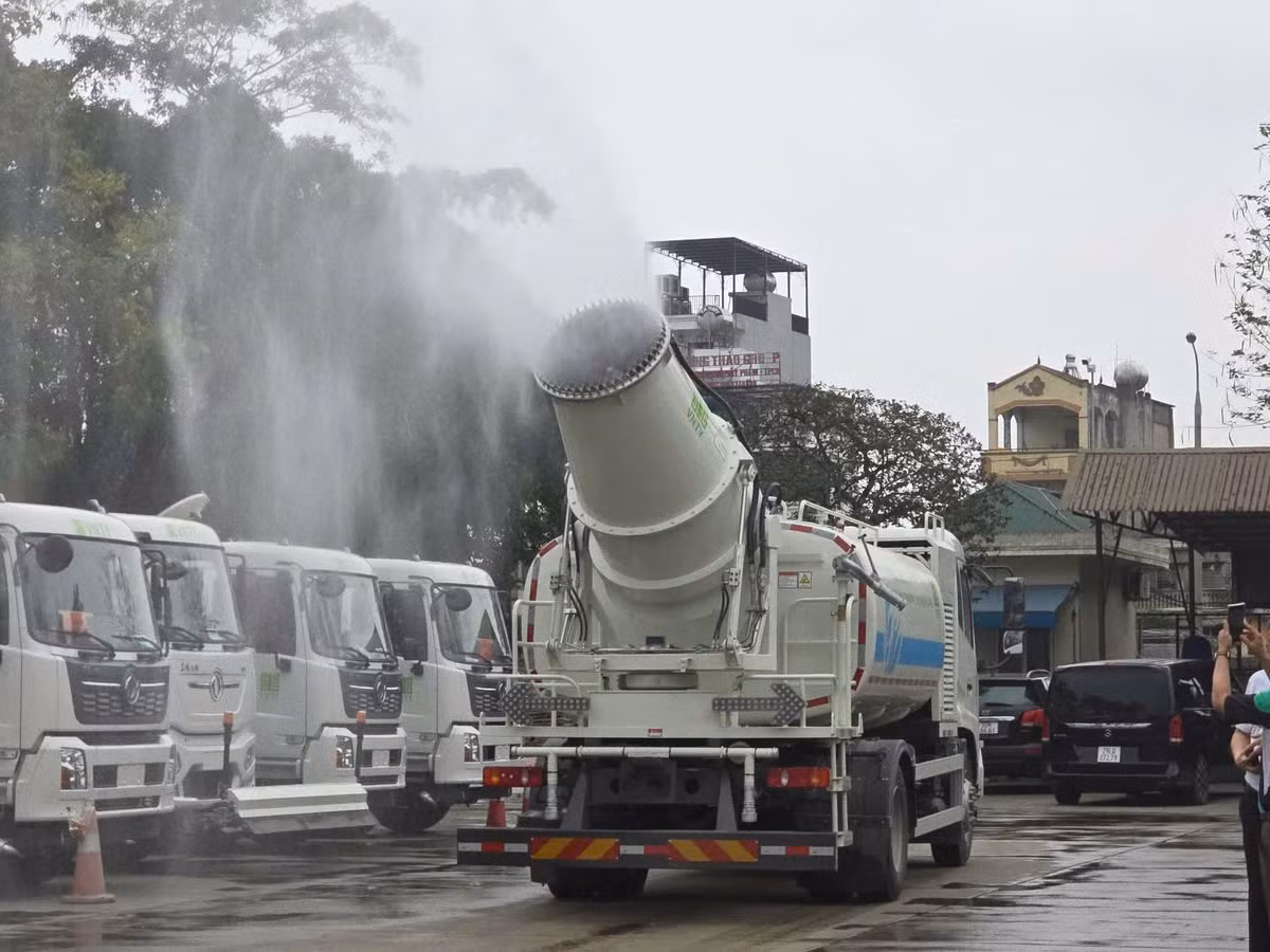 Xe dập bụi mịn hay còn được gọi là "pháo xa sương mù" gây chú ý dư luận thời gian gần đây.