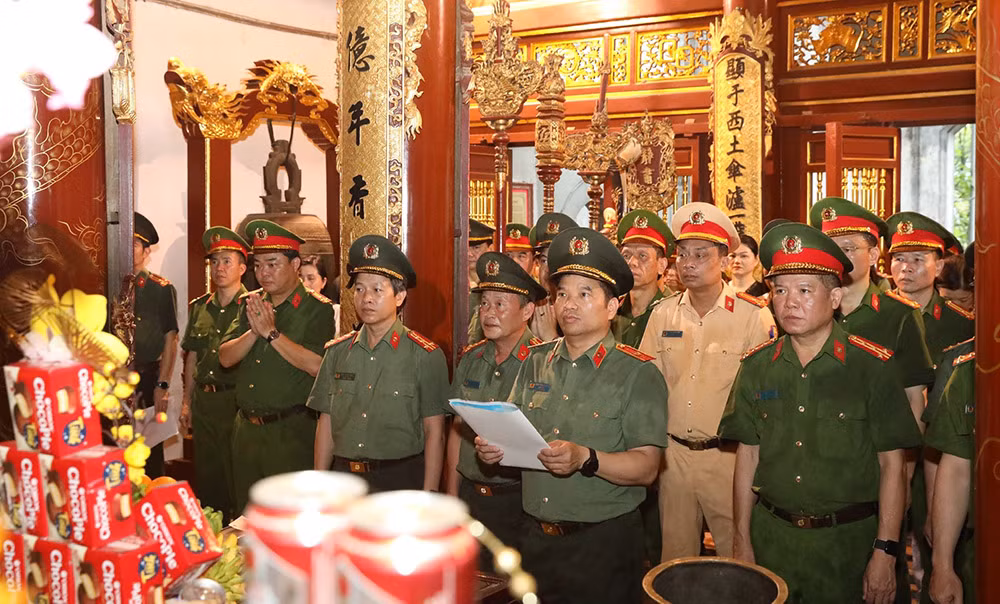 Hành trình tri ân và tiếp nối truyền thống anh hùng của lực lượng Công an tỉnh Sơn La -0