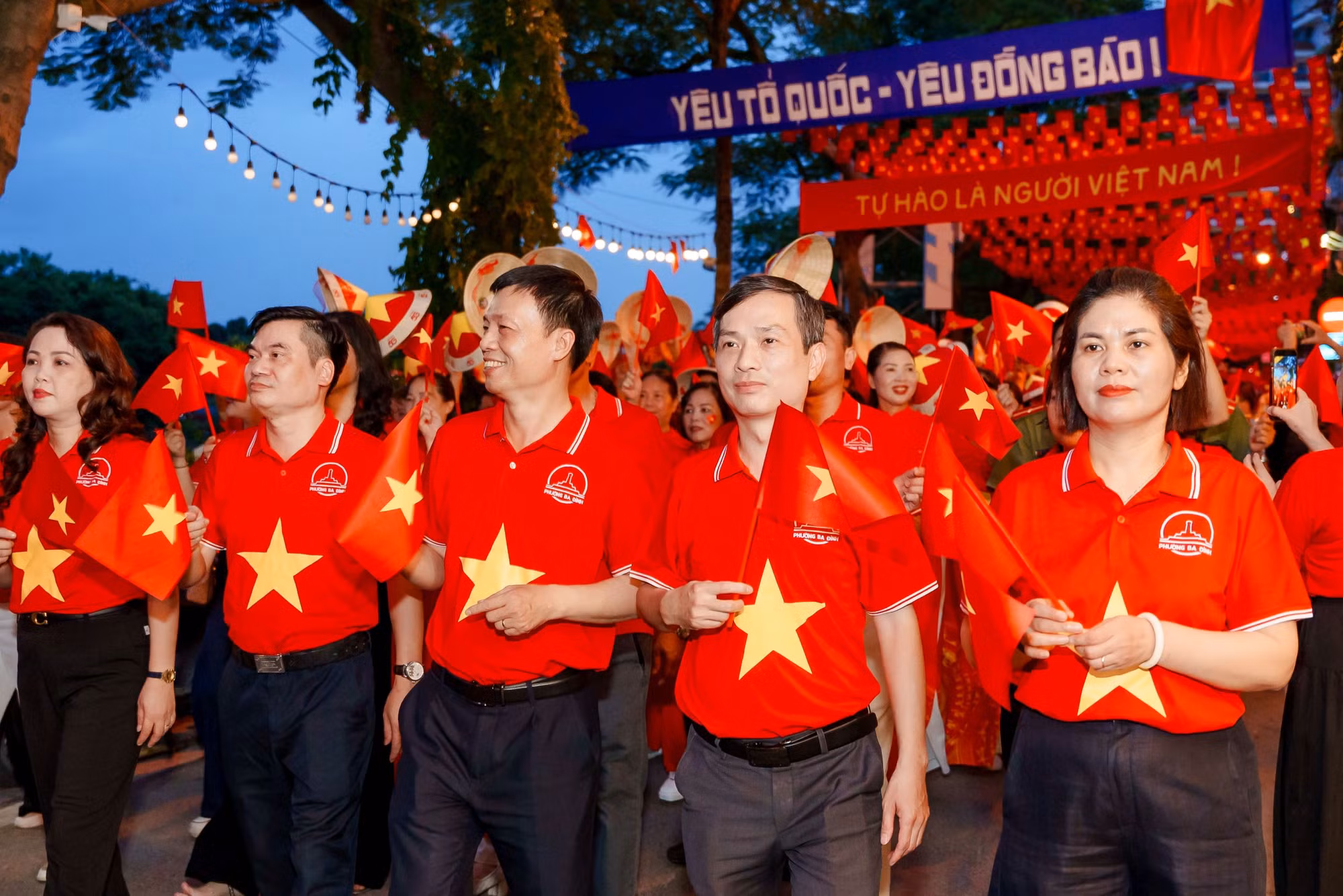 “Sắc đỏ Ba Đình” rực rỡ mừng đại lễ, khẳng định “Hà Nội – Đến để yêu” -4