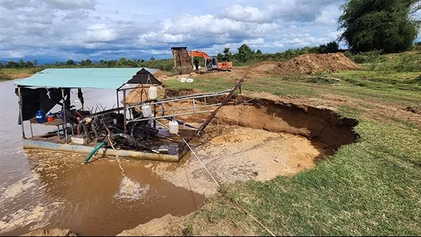 Đề nghị UBND tỉnh Gia Lai vào cuộc vụ mỏ cát bất chấp quy định để hoạt động