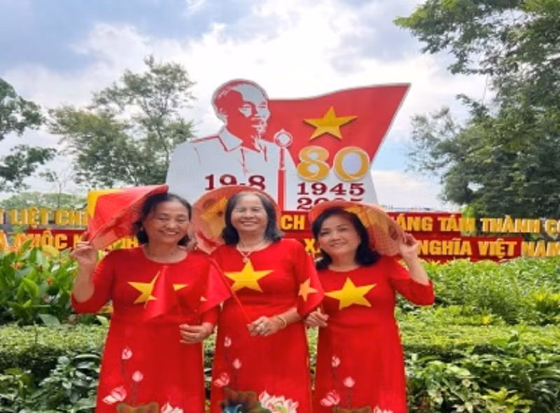 Những nữ lái xe Trường Sơn hai lần tham gia duyệt binh ở Ba Đình (bài 1) -0