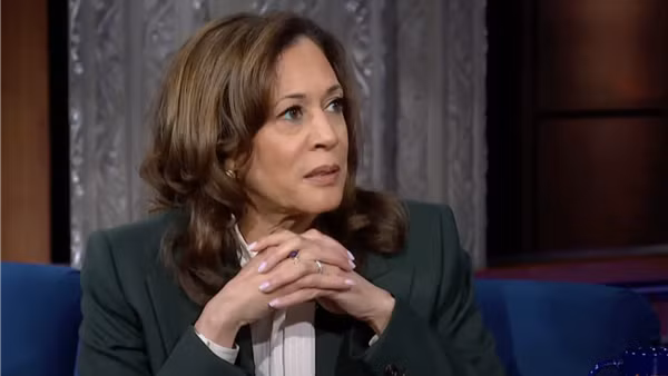 Tổng thống Trump chấm dứt đặc quyền an ninh đối với bà Harris