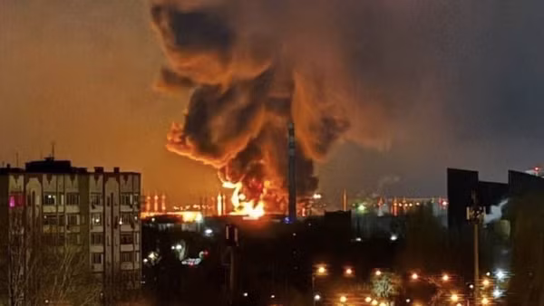 Ukraine tuyên bố tấn công thêm 2 nhà máy lọc dầu của Nga
