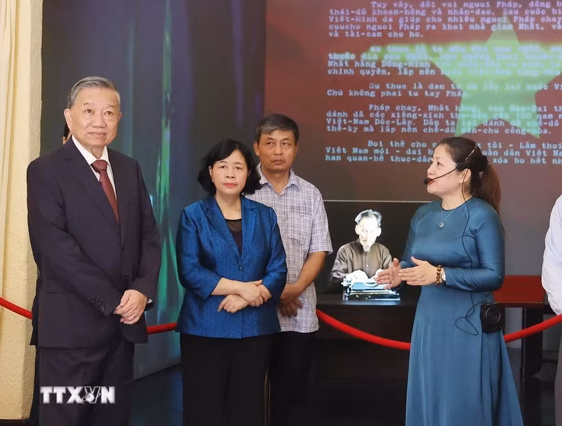 Tổng Bí thư Tô Lâm dâng hương tại Di tích số 48 Hàng Ngang -0