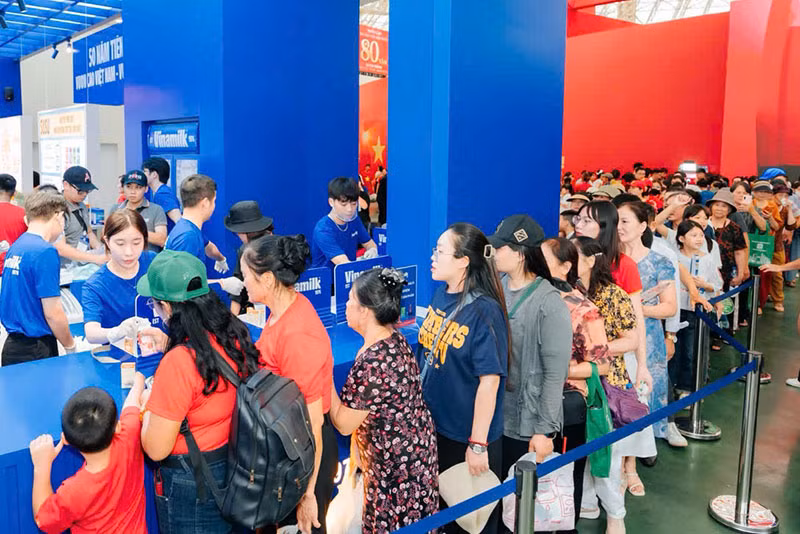 Không gian trưng bày và trải nghiệm của Vinamilk hút khách tại Triển lãm thành tựu đất nước 80 năm -0