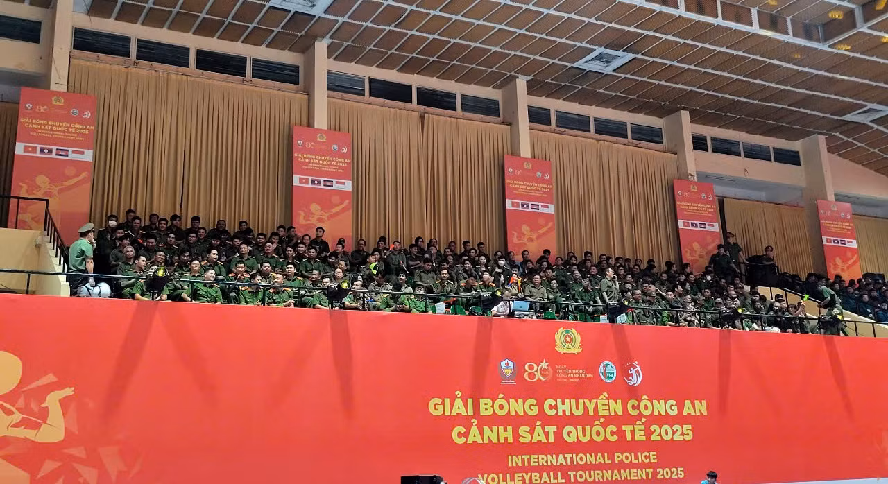 Giải bóng chuyền Công an, Cảnh sát quốc tế 2025 khép lại với nhiều trận đấu chất lượng và đầy hào hứng -0