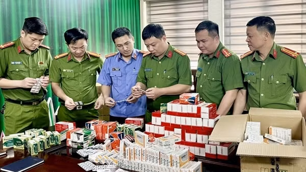 Lãnh đạo Bộ Công an khen Công an Thanh Hoá triệt phá đường dây sản xuất, buôn bán hàng giả