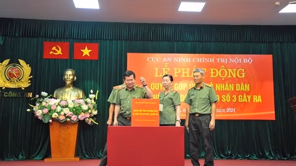 Công an các đơn vị, địa phương ủng hộ nhân dân bị thiệt hại do cơn bão số 3 gây ra