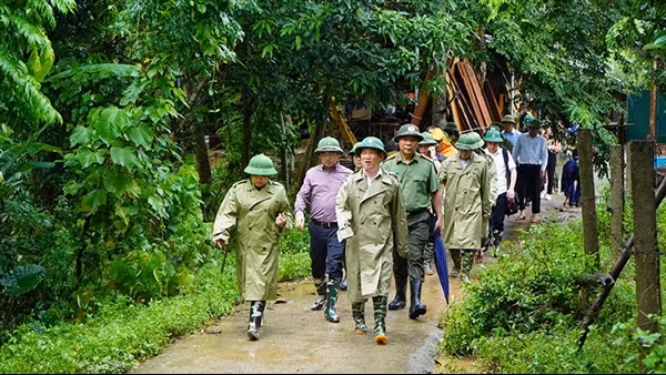Phó Thủ tướng Hồ Đức Phớc thị sát, chỉ đạo công tác phòng chống bão lụt tại tỉnh Bắc Kạn