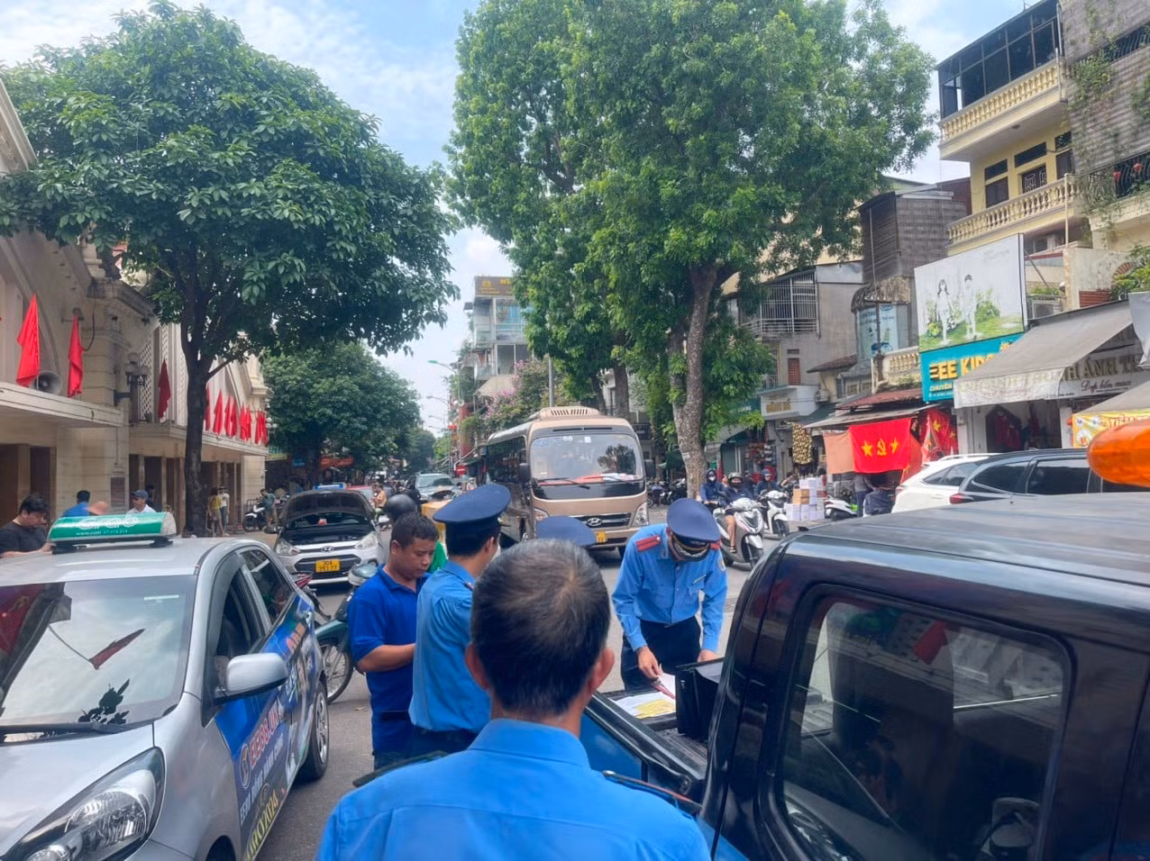 Hà Nội xử lý hàng nghìn vi phạm trật tự đô thị -0