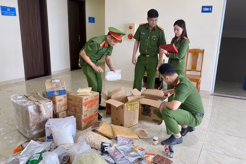 Phát hiện, thu giữ gần 2 tấn nguyên liệu sản xuất bánh trung thu -0