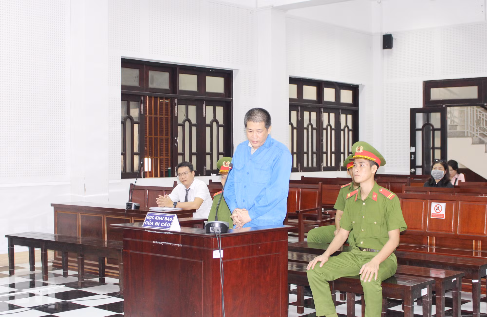 “Uống” trên 564.000 lít xăng, dầu của Công ty, quyền Giám đốc chi nhánh lĩnh 20 năm tù -0