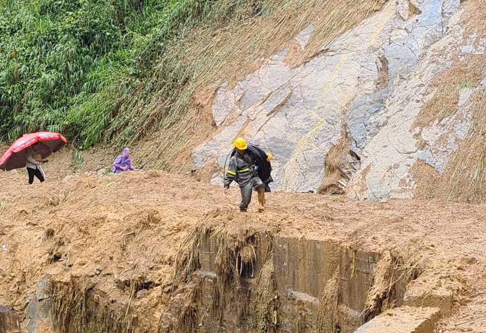 Chạy đua với thời gian để cứu người, cứu “sóng” -0