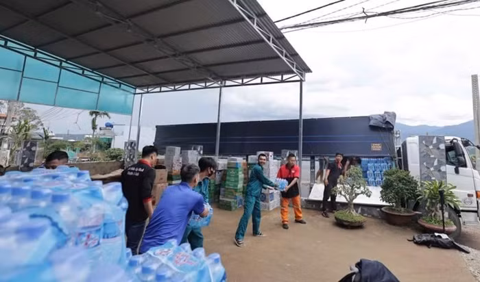 Người dân Lâm Đồng chung tay hỗ trợ đồng bào vùng bão lũ -0