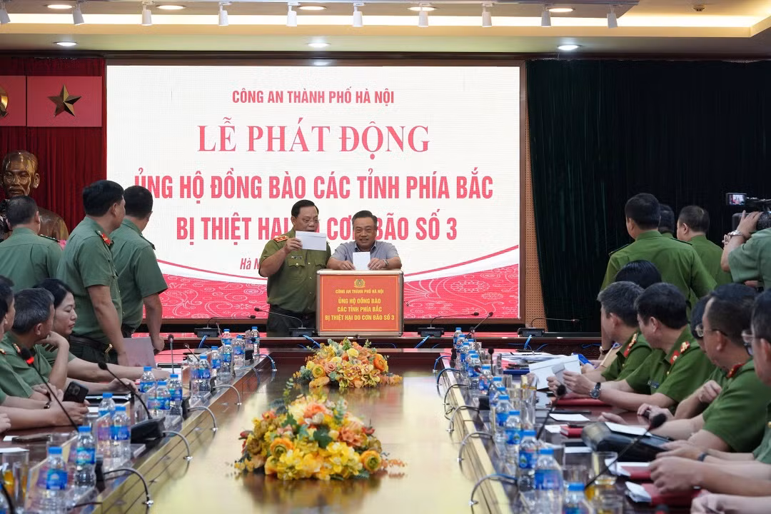 Công an TP Hà Nội phát động ủng hộ đồng bào một số tỉnh phía Bắc bị thiệt hại do mưa lũ -0