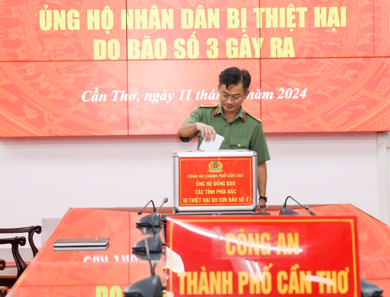 Công an các tỉnh, thành Tây Nam Bộ ủng hộ hỗ trợ đồng bào bị thiệt hại do bão số 3 -0